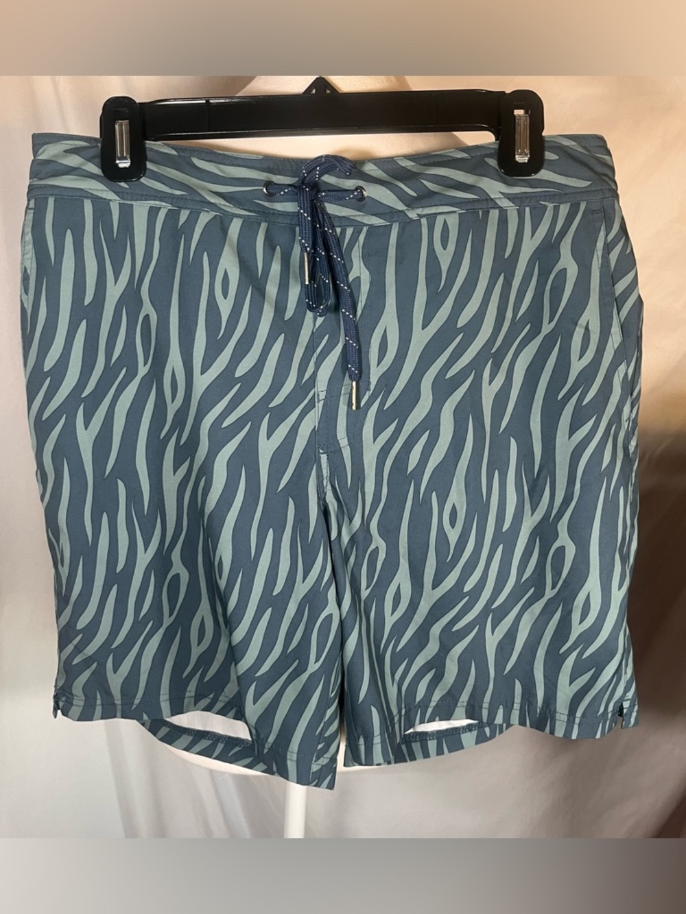 Fair Harbor The Ozone Zebra-Print Swim Shorts Teal & Aqua Tiger Stripe Large‎